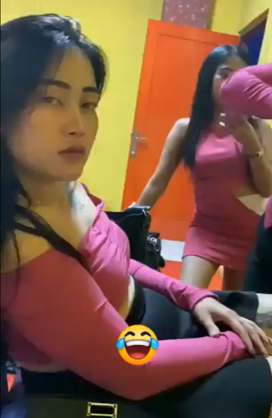 Nonton Film Becanda Brutal LC Karaoke Mau Nyusuin Temennya Terbaru Nonton Film Becanda Brutal LC Karaoke Mau Nyusuin Temennya Terbaru